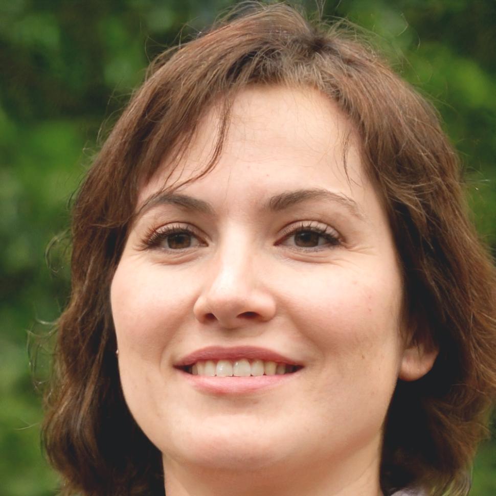 Portrait de Sarah Chen, coordinatrice interculturelle